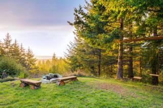 Pacific View Home Hot Tub and OceanandValley Views! - 8
