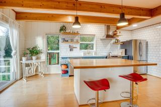 Pacific View Home Hot Tub and OceanandValley Views! - 7