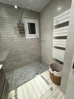 House with pool near Nîmes , Peaceful haven - Garons - 4