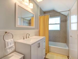 Sundial Inn Unit 4 - 1