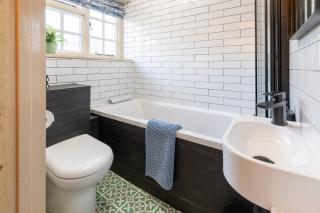 Cosy Christmas Cottage by the Quay - 2