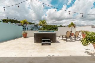 3BR Penthouse with Rooftop Hot Tub and El Yunque Views - 3