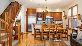 Pacific Street Townhome 514B by AvantStay Cute Townhouse in the Heart of Telluride - 9