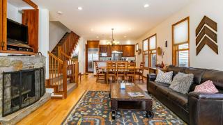 Pacific Street Townhome 514B by AvantStay Cute Townhouse in the Heart of Telluride - 1