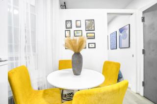 2 Bedroom Unit in Manhattan - 1