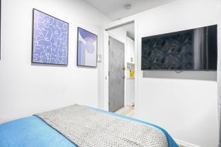 2 Bedroom Unit in Manhattan - 5