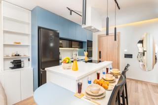 Blue Chic Luxury Studio with Pool and AC - 1