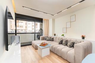 Blue Chic Luxury Studio with Pool and AC - 4