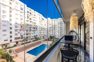 Blue Chic Luxury Studio with Pool and AC - 7