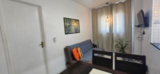 1011 VISTA PRAIA MAR - 500 m da praia da Tupi - comércio ao lado, posto de conveniência 24H, WI FI e ESTACIONAMENTO gratuito, Mercado e serviço Lavanderia Lava e Seca (pago) dentro do condomínio - 1