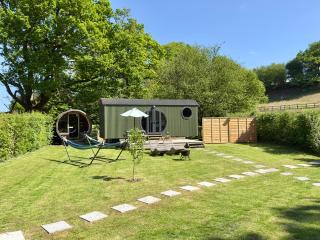 The Shepherd's Hut at Hidden Wood Glamping - 9
