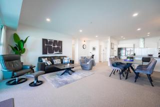 Premium Waterfront Apartment with Harbour Outlook - 7