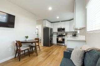 Cozy Casa | Sleek & Modern Monthly Escape - 9