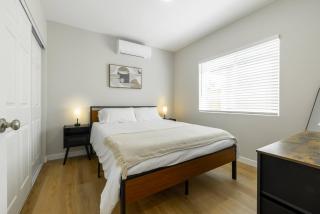 Cozy Casa | Sleek & Modern Monthly Escape - 7