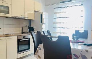 1 Bedroom Gorgeous Apartment In Vrsi - 7