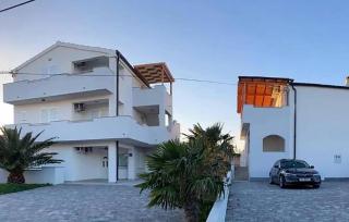 1 Bedroom Cozy Apartment In Vrsi - 0