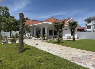 Spacious Siem Reap Sanctuary - 0