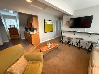 The Divine Cottage! Woodsy Hideaway! - 8