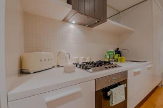 Jade Lane - 2 Queen Bed and Hot Tub with View Parking - 7