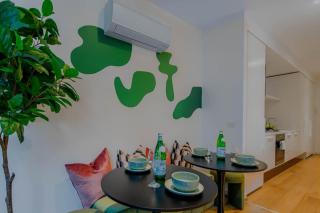 Jade Lane - 2 Queen Bed and Hot Tub with View Parking - 3