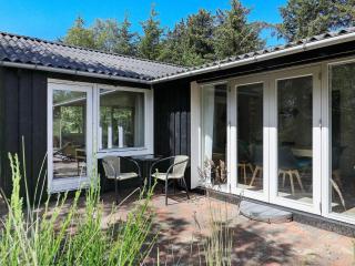 6 person holiday home in Ålbæk - 6