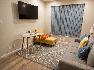Comfortable LA Haven near Great Dining & Nightlife - 7