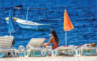 Gorgeous Home In Slatine - 8