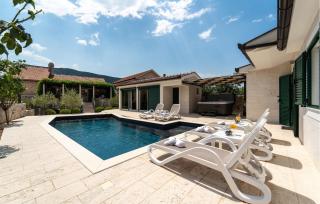 Gorgeous Home In Slivno With Sauna - 3