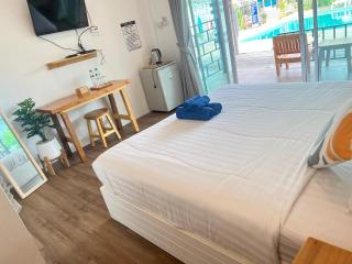 Baancaptainhook pool kohlarn - 9