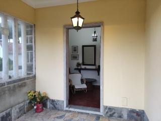 Classic 3BR Sintra Home near Beaches & Palaces - 6