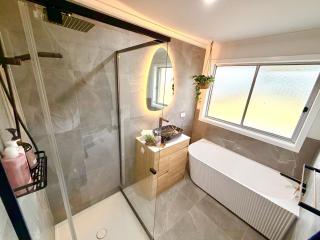 Hobart Family Retreat with Spa and Backyard Near Airport - 9