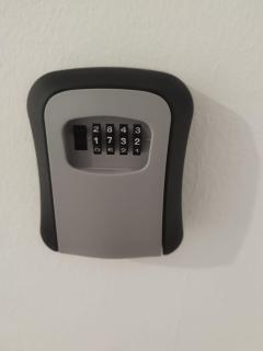 MARIA HOSTEL FOREIGNERS ONLY-CRISS RESORT-NAAMA BAY-CITY CeNTER - 8