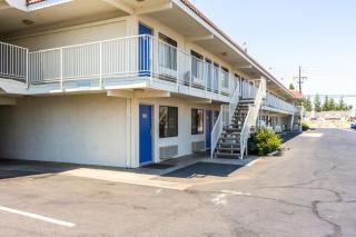 Motel 6-Bakersfield, CA - Convention Center - Bakersfield - 7