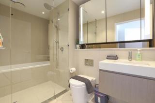 Unbeatable Darling Harbour 3BR Apt - 1