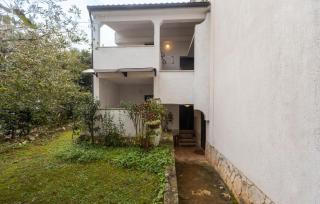 Cozy Apartment In Porec - 4