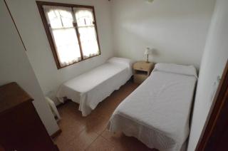 CASA con 3 habitaciones, 2 baños, cochera y patio a 100 metros del mar - 1