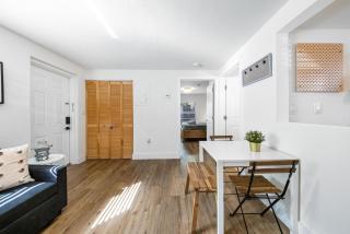 Art Deco Gem Steps to Beach - 5