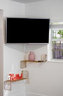 Art Deco Gem Steps to Beach - 1