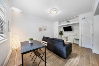 Steps from Ocean Art Deco 1BR & Free Parking - 2