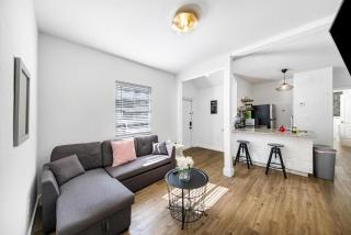 Art Deco Escape Steps to Ocean & Free Parking - 9