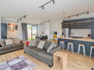 Sun and Sea Sanctuary - Whitianga Holiday Home - 8