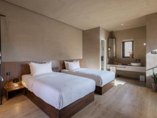 LOSTVILLA(Zhongwei Yellow River Dormitory) - 2