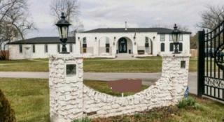 Couples Guesthouse, jacuzzi, sauna, pool - 9