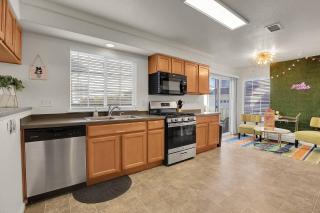 Modern Luxe Stay • Bright & Photo-Ready - Westminster - 7