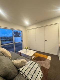 Convenient & Comfortable Apartment Suite in Albany - 5