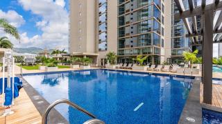 Honolulu Luxury Condo w Resort Amenities Private Courtyard Access - 9