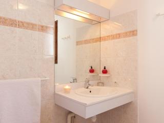 Chalet mitoyen confort 8 pers · Navette pistes · WIFI gratuit · Terrasse - FR-1-358-136 - 5