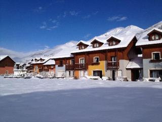 Chalet mitoyen duplex - Navette pistes, Wifi gratuit - FR-1-358-163 - 1