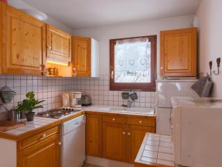 Chalet spacieux · 9 pers · Terrasse & Jardin · Parking privatif - FR-1-358-179 - 8