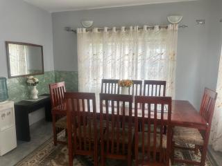 Hatfield Staylax Manor 4 - 9